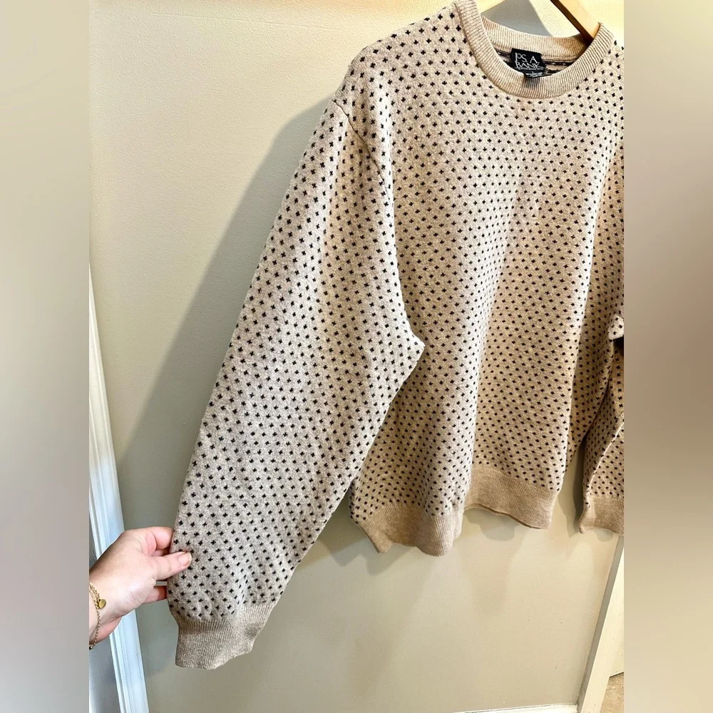 Jos A. Bank Men’s Wool Knit Crewneck Sweater Cream with Black Dots Size L